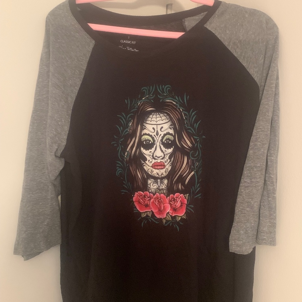Torrid Black & Grey Muerta Beauty Classic Fit Raglan Tee